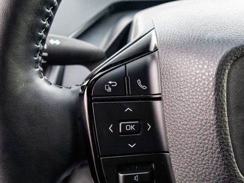 Used 2025 Toyota Prius XLE FWD image 42