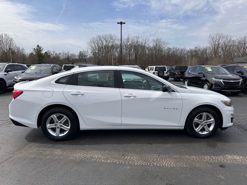 Used 2023 Chevrolet Malibu LS image 2