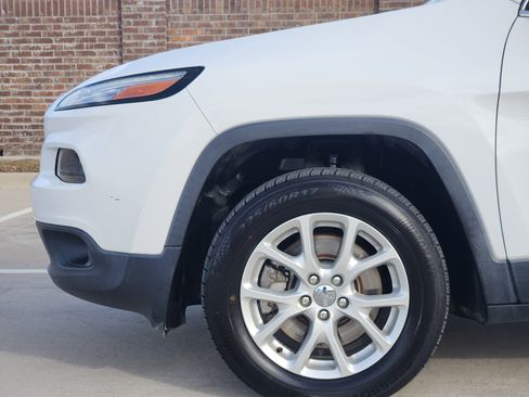 Used 2015 Jeep Cherokee Latitude w/ Comfort/Convenience Group image 10