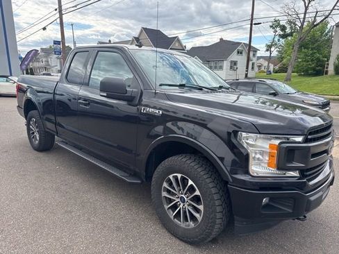 Used 2020 Ford F150 XLT w/ Equipment Group 302A Luxury AWD/4WD image 4