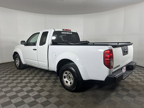 Used 2018 Nissan Frontier S image 3