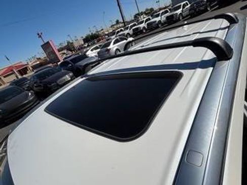 Used 2016 Toyota Highlander XLE image 9