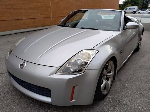 Used 2006 Nissan 350Z Touring image 9