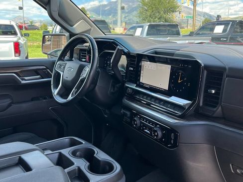 Certified 2022 Chevrolet Silverado 1500 RST AWD/4WD image 18