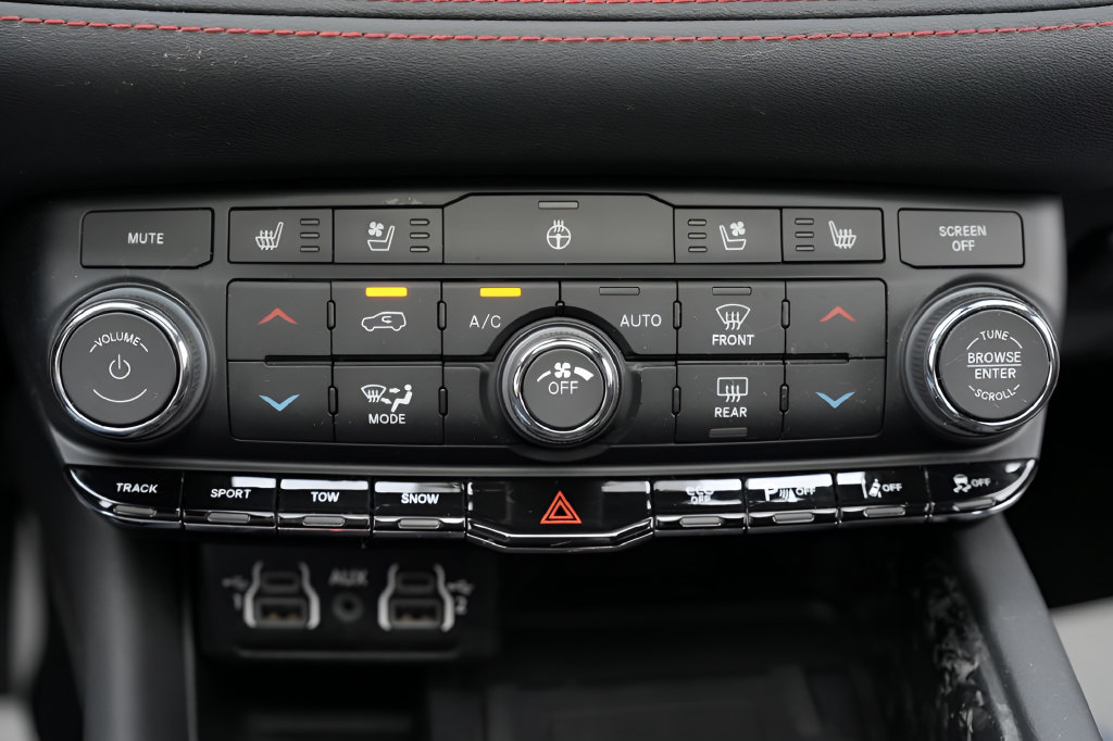 Used 2023 Dodge Durango R/T AWD/4WD image 38
