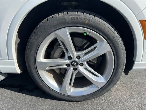 Used 2019 Audi Q7 3.0T Prestige image 16