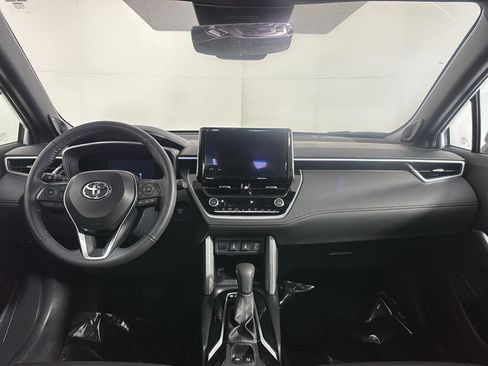 Used 2024 Toyota Corolla Cross AWD Hybrid w/ Convenience Package image 19