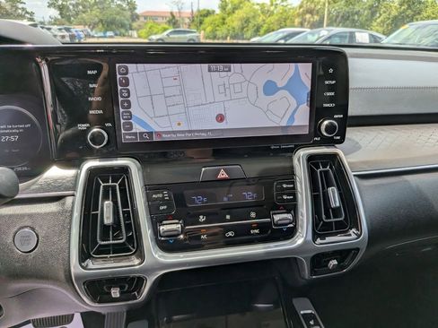 Certified 2023 Kia Sorento SX AWD/4WD image 24
