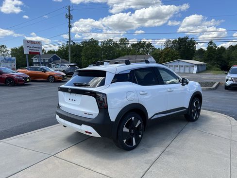 New 2025 Nissan Kicks SR image 10