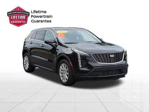 Used 2023 Cadillac XT4 Luxury w/ Cold Weather Package image 1