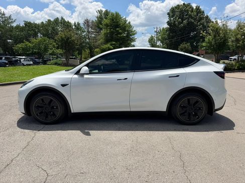Used 2021 Tesla Model Y Long Range AWD/4WD image 9