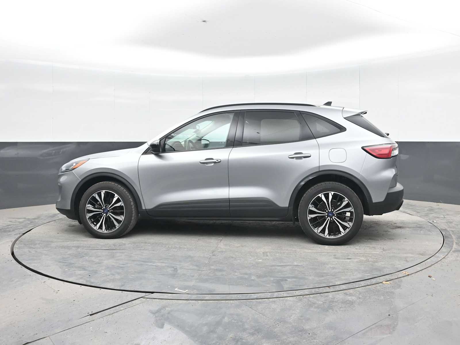 Used 2022 Ford Escape SEL w/ SEL Stealth AWD Package image 3
