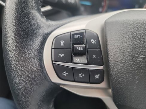 Used 2022 Ford Explorer XLT w/ Equipment Group 202A RWD image 19