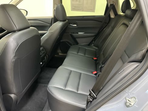 Certified 2025 Nissan Rogue SL w/ Tech Package image 19