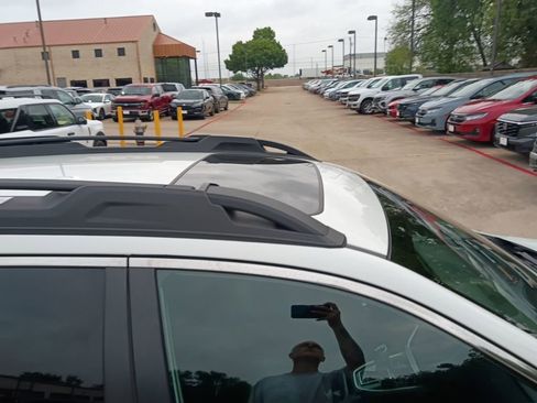 Used 2025 Subaru Outback Premium image 8