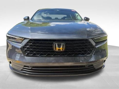 Used 2023 Honda Accord Touring image 2