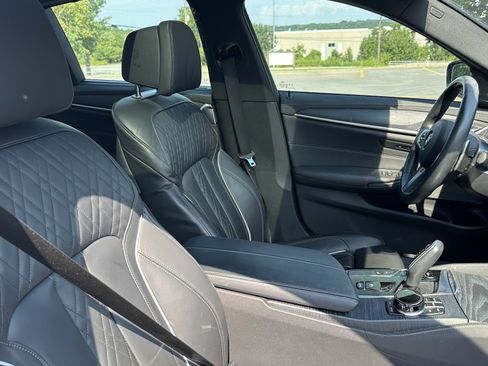 Used 2023 BMW M550i xDrive w/ Executive Package AWD/4WD image 33