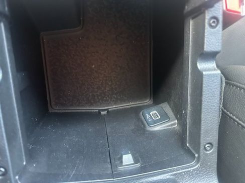 Used 2023 Jeep Gladiator Mojave w/ Cold Weather Group image 28