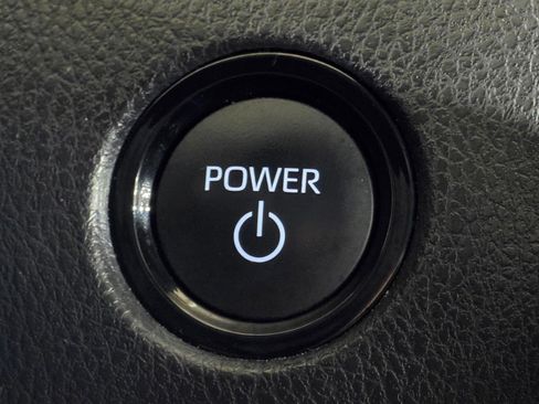 Used 2025 Toyota Camry LE image 32