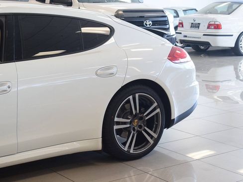 Used 2016 Porsche Panamera AWD/4WD image 21