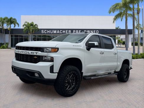 Used 2020 Chevrolet Silverado 1500 Custom w/ Custom Value Package RWD image 3