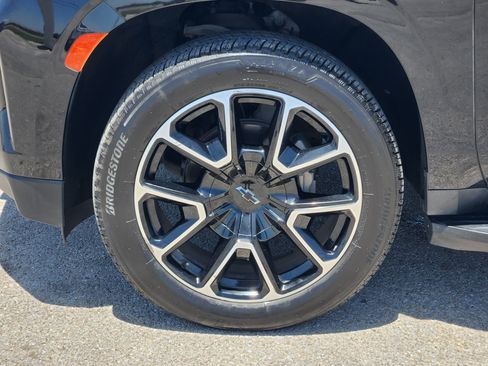 Used 2021 Chevrolet Suburban RST w/ Luxury Package RWD image 10