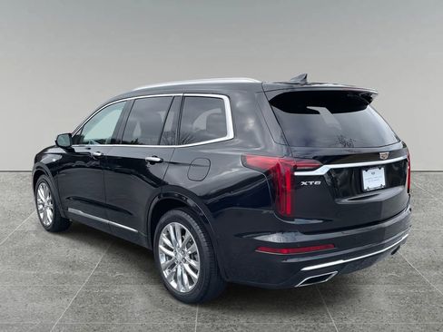 Used 2021 Cadillac XT6 Premium Luxury image 3