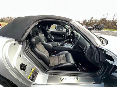 Used 2005 Dodge Viper SRT-10 RWD image 15