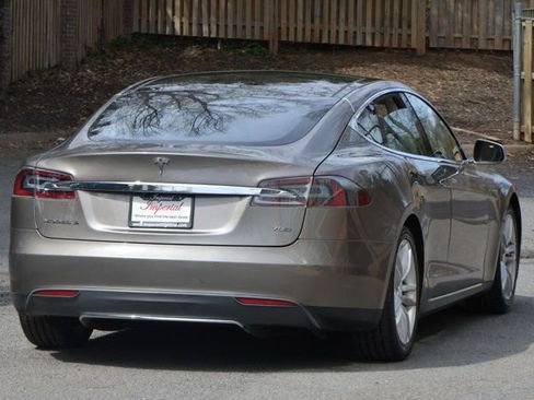 Used 2015 Tesla Model S 70D image 6