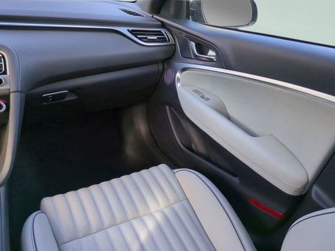 Certified 2025 Genesis G70 2.5T w/ Sport Prestige Package image 17