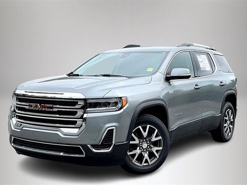 Certified 2023 GMC Acadia SLE w/ Driver Convenience Package image 3