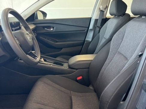 Used 2023 Honda Accord EX image 17