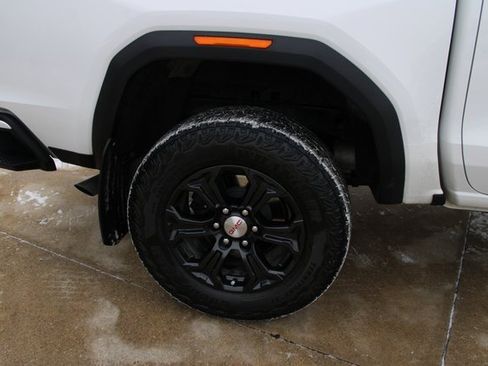 Used 2024 GMC Canyon Elevation w/ Convenience Package image 9