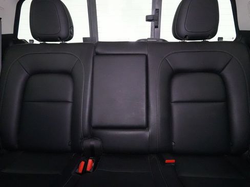 Used 2017 Chevrolet Colorado LT w/ Luxury Package, Chrome RWD image 16
