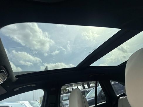 New 2026 Mercedes-Benz GLC 300 image 9