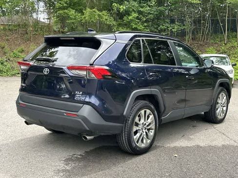 Used 2019 Toyota RAV4 XLE Premium w/ Cold Weather Package AWD/4WD image 22