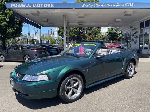 Used 2001 Ford Mustang Convertible RWD image 19