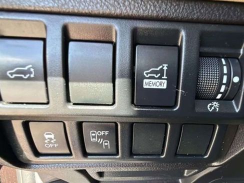 Used 2019 Subaru Ascent Touring w/ Popular Package #2 AWD/4WD image 18