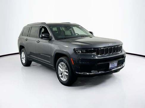 Used 2023 Jeep Grand Cherokee L Laredo w/ Luxury Tech Group I AWD/4WD image 3