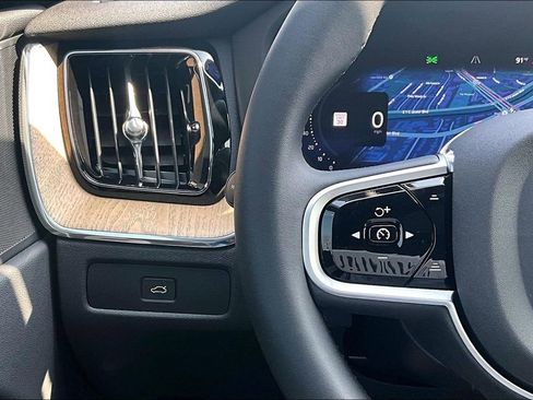 New 2026 Volvo XC60 B5 Plus w/ Protection Package Premier AWD/4WD image 24