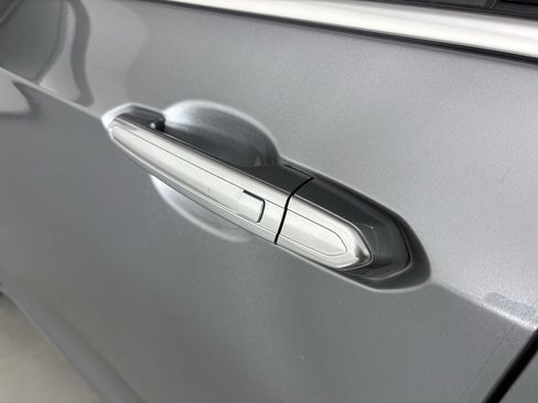 Used 2025 Cadillac XT6 Premium Luxury image 12