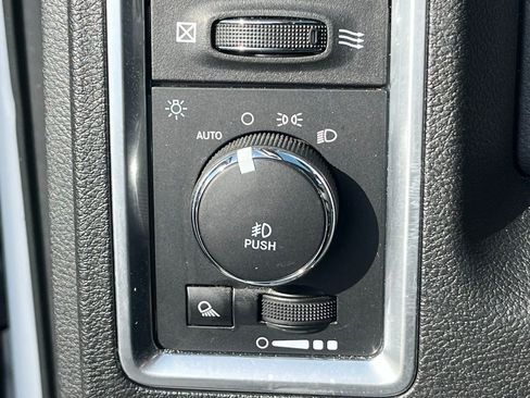 Used 2018 RAM 1500 Big Horn image 16