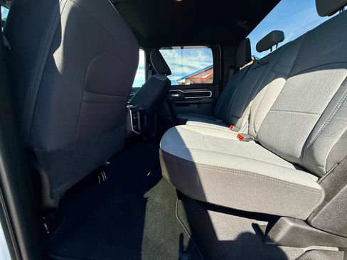 Used 2024 RAM 2500 Big Horn w/ Heated Seats & Wheel Group AWD/4WD image 15