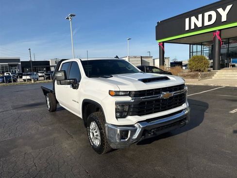 Used 2024 Chevrolet Silverado 2500 LT w/ Convenience Package AWD/4WD image 3