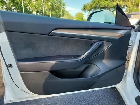 Used 2023 Tesla Model 3 Standard Range RWD image 9