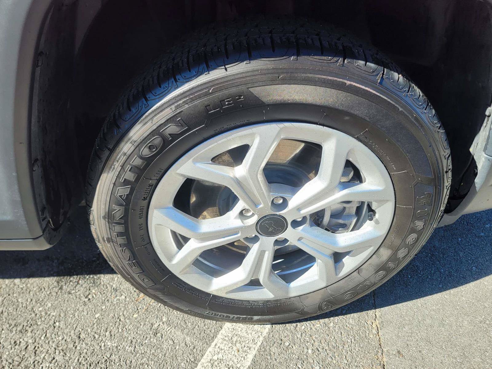 Used 2026 Jeep Compass Latitude AWD/4WD image 8