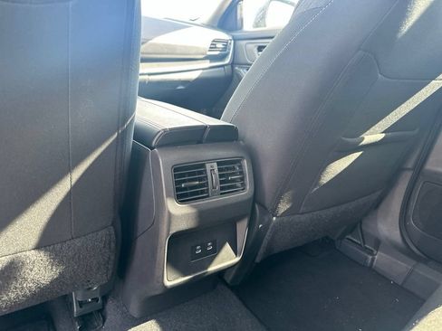 Used 2025 Nissan Rogue SV FWD image 29