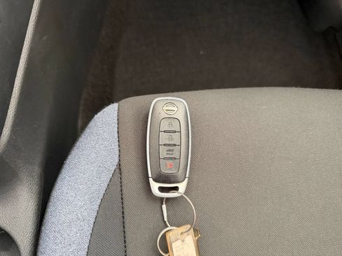 Used 2025 Nissan Versa SV FWD image 18