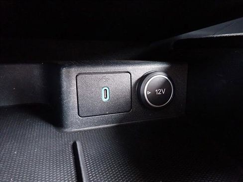 Used 2020 Ford Escape SE image 17