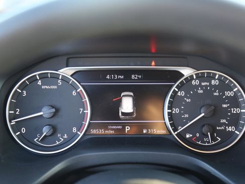 Used 2023 Nissan Rogue SV image 8